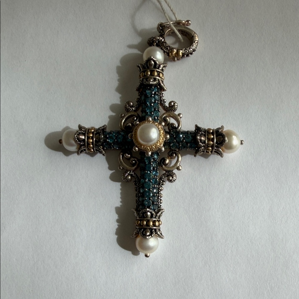 Elegant Silver and Pearl Cross Necklace